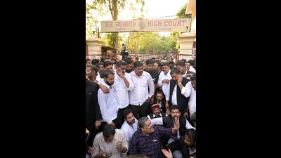 Lawyers Protesting outside Lucknow High Court. (Deepak Gupta) Lawyers Protesting outside Lucknow High Court. (Deepak Gupta)