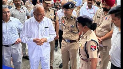 Punjab governor Banwarilal Purohit on Wednesday started his two-day tour in the border areas by visiting Dharamkot Randhawa village falling under the Dera Baba Nanak sub-division of Gurdaspur district.