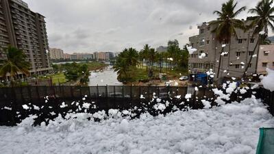 Researchers at IISc find reasons behind upsurge in foaming in the lake Bellandur lake in Bengaluru. (HT Photo)