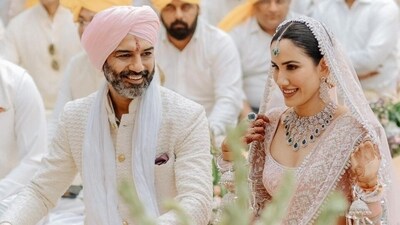Sonnalli Seygall and Ashesh L Sajnani tied the knot in Mumbai today. (Instagram) Sonnalli Seygall and Ashesh L Sajnani tied the knot in Mumbai today. (Instagram)