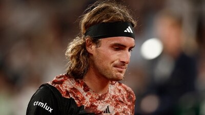 Stefanos Tsitsipas reacts during his quarter final match against Spain's Carlos Alcaraz (REUTERS)