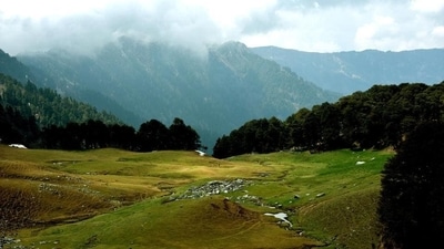 Tirthan Valley, Himachal Pradesh: Nestled in the serene Kullu district of Himachal Pradesh, Tirthan Valley is a secluded paradise that offers a perfect blend of breathtaking scenery and tranquillity. With its crystal-clear river, dense forests, and snow-capped peaks, this unexplored gem provides ample opportunities for trekking, angling, and birdwatching. (Birbal Sharma/HT) Tirthan Valley, Himachal Pradesh: Nestled in the serene Kullu district of Himachal Pradesh, Tirthan Valley is a secluded paradise that offers a perfect blend of breathtaking scenery and tranquillity. With its crystal-clear river, dense forests, and snow-capped peaks, this unexplored gem provides ample opportunities for trekking, angling, and birdwatching. (Birbal Sharma/HT)
