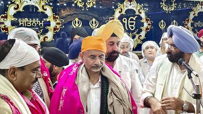 External affairs minister S Jaishankar during his visit to Guru Arjan Dev Ji gurudwara, in New Delhi on Thursday. (PTI) External affairs minister S Jaishankar during his visit to Guru Arjan Dev Ji gurudwara, in New Delhi on Thursday. (PTI)