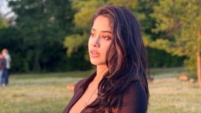 Janhvi Kapoor left her luscious locks open without any styling. (Instagram/janhvikapoor) Janhvi Kapoor left her luscious locks open without any styling. (Instagram/janhvikapoor)