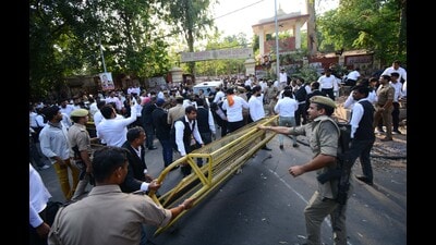 Lawyers staged protest after the killing of Sanjeev Jeeva inside the Lucknow court. (HT Photo) Lawyers staged protest after the killing of Sanjeev Jeeva inside the Lucknow court. (HT Photo)