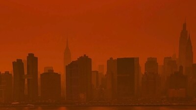 Dangerous fumes from the wildfires that are ravaging Canada have turned the skies of several US states orange (Twitter) Dangerous fumes from the wildfires that are ravaging Canada have turned the skies of several US states orange (Twitter)