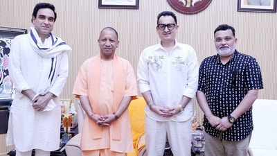 CM Yogi Adityanath and team Main ATAL Hoon in Lucknow. CM Yogi Adityanath and team Main ATAL Hoon in Lucknow.