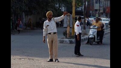 Scheme discontinued, traffic marshals continue to man Ludhiana roads Scheme discontinued, traffic marshals continue to man Ludhiana roads