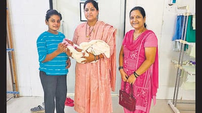 The newborn was recovering from jaundice at the NICU. The mother of the infant, Priya Kamble, 25, had delivered her son on May 25. She alleged when she went to check up on her baby at 11 pm on June 2, she found him and a few others lying in a similar state. “I was shocked. When I asked the nurse, Savita Bhoir, she said she had taped up my son’s mouth to prevent him for crying,” Kamble said. (HT PHOTO)