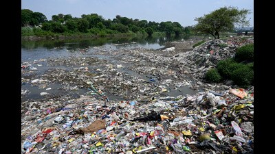 The occupants of these houses directly dump their sewage and other waste into the river, officials said. (Sunil Ghosh/HT Photo) The occupants of these houses directly dump their sewage and other waste into the river, officials said. (Sunil Ghosh/HT Photo)