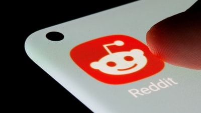 FILE PHOTO: Reddit app is seen on a smartphone in this illustration taken, July 13, 2021. REUTERS/Dado Ruvic/Illustration/File Photo (REUTERS)