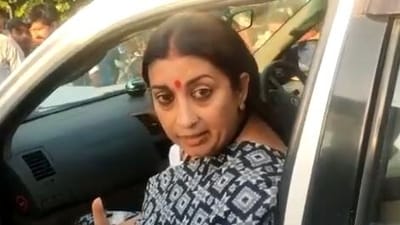 A video of Union ,minister Smriti Irani asking a journalist to not to defame her constituency went viral.