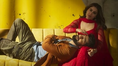 Vicky Kaushal and Sara Ali Khan in a still from Zara Hatke Zara Bachke. Vicky Kaushal and Sara Ali Khan in a still from Zara Hatke Zara Bachke.