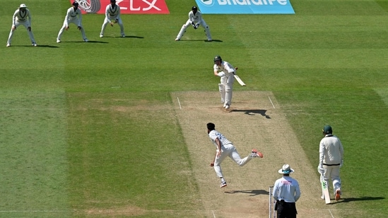 Mohammed Siraj got India their first wicket early in the form of David Warner. Umesh Yadav then dismissed Usman Khawaja early in the third session before Jadeja snaffled Smith and Head. Australia ended the day on 123/4.&nbsp;(AFP)