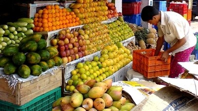The girl landed in the lap of a fruit seller sitting outside the building (Representative image) The girl landed in the lap of a fruit seller sitting outside the building (Representative image)