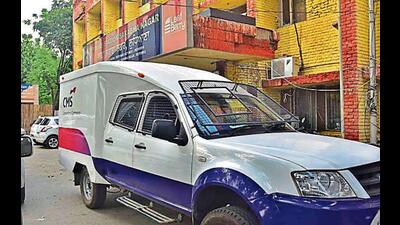 Armed robbers decamped with  ₹7 crore from the office of a cash management services company after holding five employees, including two security guards, captive in the New Rajguru Nagar locality in Ludhiana in the wee hours of Saturday.