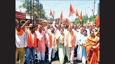 Dhule, India - June 10, 2023: A protest march by Sakal Hindu Sanghatana to condemn the desecration of worship place, in Dhule, India, on Saturday, June 10, 2023. (HT PHOTO) (Hindustan Times) Dhule, India - June 10, 2023: A protest march by Sakal Hindu Sanghatana to condemn the desecration of worship place, in Dhule, India, on Saturday, June 10, 2023. (HT PHOTO) (Hindustan Times)