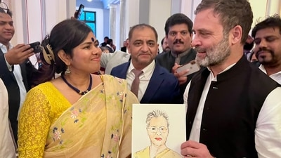 The artist took to Twitter and said, "As I handed it to [Rahul], I said, 'From one mother to another,’ and he said he will pass it to [Sonia Gandhi]."