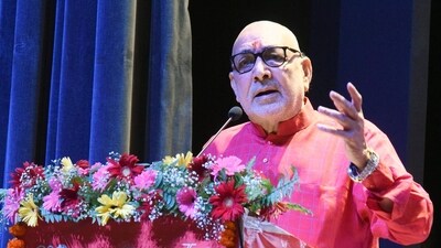 Union Minister Giriraj Singh delivering his lecture during Rozgar Mela at Urja auditorium in Patna, Bihar. (File photo)
