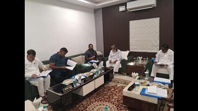 JMM chief chairs the UPA coordination committee meeting in Ranchi on Saturday. (HT Photo) JMM chief chairs the UPA coordination committee meeting in Ranchi on Saturday. (HT Photo)