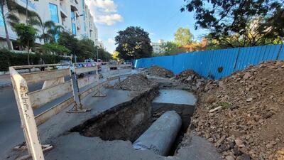 Road digging work underway at Karvenagar in Pune. (Pratham Gokhale/HT Photo)
