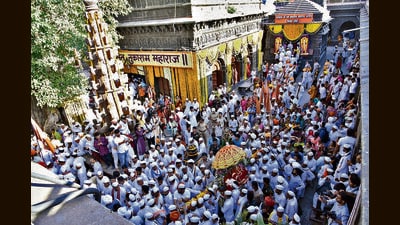 Sant Tukaram Maharaj Palkhi departed from Dehu to Pandharpur on Saturday. (HT PHOTO) Sant Tukaram Maharaj Palkhi departed from Dehu to Pandharpur on Saturday. (HT PHOTO)