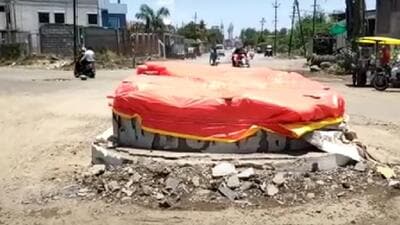 The demolished structure in Dhule. (HT PHOTO) The demolished structure in Dhule. (HT PHOTO)