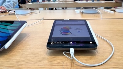 In 2018, according to the lawsuit, there were some 600 third-party Apple resellers on Amazon. (Getty Images via AFP) In 2018, according to the lawsuit, there were some 600 third-party Apple resellers on Amazon. (Getty Images via AFP)
