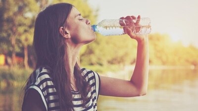 Buy your own beverages: When you're by yourself, you shouldn't trust anyone with your drinks. Purchase bottled water and have your own drinks prepared. Drinks are spiked more frequently than you might realise, and it never pays to wing it. (Shutterstock) Buy your own beverages: When you're by yourself, you shouldn't trust anyone with your drinks. Purchase bottled water and have your own drinks prepared. Drinks are spiked more frequently than you might realise, and it never pays to wing it. (Shutterstock)