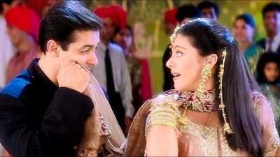 Salman Khan and Kajol in a still from Kuch Kuch Hota Hai song Sajan Ji Ghar Aaye. Salman Khan and Kajol in a still from Kuch Kuch Hota Hai song Sajan Ji Ghar Aaye.