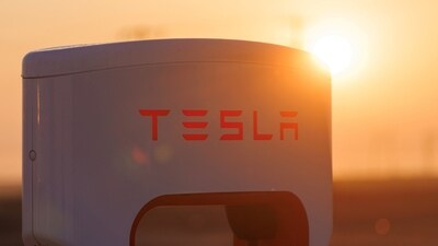 FILE PHOTO: A Tesla supercharging station is seen in the early morning sun, in Kettleman City, California, U.S., January 25, 2023.  REUTERS/Mike Blake/File Photo (REUTERS)