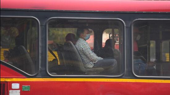 Commuters aboard a DTC bus. (Raj K Raj/HT PHOTO)