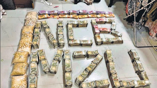 Seized Mephedrone and cash, (HT Photo)