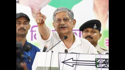 JD-U national president Lalan Singh addresses a gathering at party office in Patna on Sunday. (Santosh Kumar/HT Photo) JD-U national president Lalan Singh addresses a gathering at party office in Patna on Sunday. (Santosh Kumar/HT Photo)
