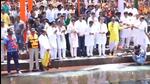Priyanka Gandhi worshipped Narmada River for 20 minutes with 101 Brahmins at Gwarighat in Jabalpur. (Video grab/Twitter/INCMP)