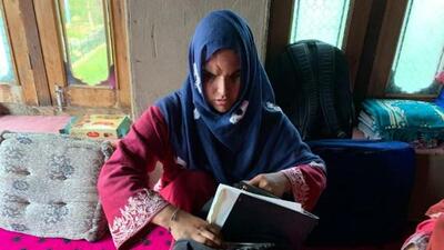 Kashmir’s Insha Mushtaq learnt braille to pursue her education and now aims to clear the civil services exam. (HT File) Kashmir’s Insha Mushtaq learnt braille to pursue her education and now aims to clear the civil services exam. (HT File)