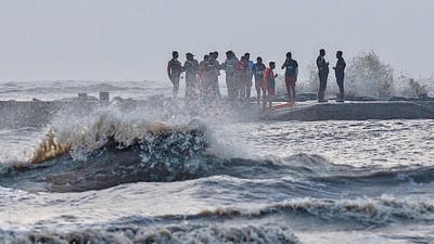 Search and rescue operations on for four children who drowned at Juhu Koliwada beach, in Mumbai on Monday. (Anshuman Poyrekar/HT) Search and rescue operations on for four children who drowned at Juhu Koliwada beach, in Mumbai on Monday. (Anshuman Poyrekar/HT)