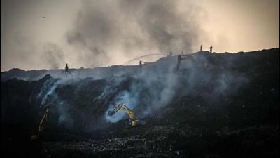 The officials said that the firefighting efforts continued late into the night, with a Municipal Corporation of Delhi (MCD) spokesperson saying that at least 70% of the blaze was controlled by 8pm. (Raj K Raj/HT Photo) The officials said that the firefighting efforts continued late into the night, with a Municipal Corporation of Delhi (MCD) spokesperson saying that at least 70% of the blaze was controlled by 8pm. (Raj K Raj/HT Photo)