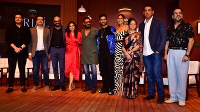 Kajol and the entire cast of The Trial - Pyaar Kanoon Dhokha posed for photos at the event. Ajay had joined them for a group photo on stage. Kajol and the entire cast of The Trial - Pyaar Kanoon Dhokha posed for photos at the event. Ajay had joined them for a group photo on stage. 