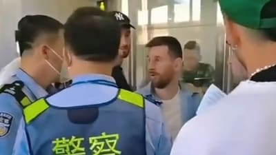 Lionel Messi was detained at Beijing airport. Lionel Messi was detained at Beijing airport.