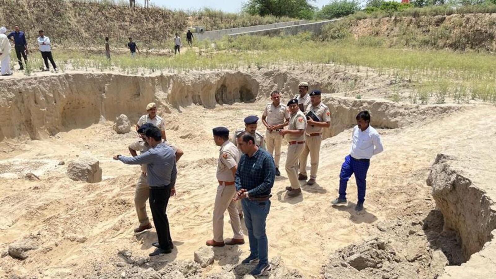 Three women killed, four hurt after heap of mud caves in - Vimarsana News
