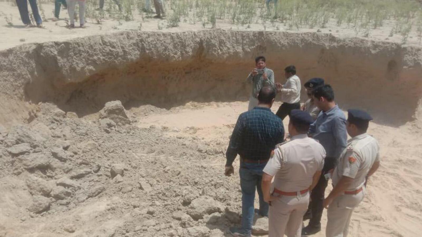 Gurugram: 3 women labourers dead, four injured after mud sinks at pond site - Vimarsana News