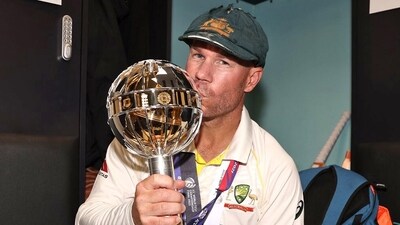 David Warner kisses the World Test Championship mace (ICC Twitter)