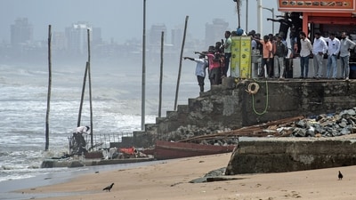 People gathered at a corner at Juhu Beach. (Ashish Vaishnav) People gathered at a corner at Juhu Beach. (Ashish Vaishnav)