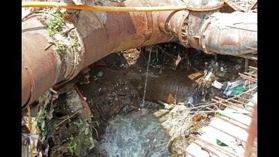 An internal investigation conducted by the water supply department of the PMC has found a leakage of 60 MLD water from the over 50 years’ old network of 40 km of pipelines (HT FILE PHOTO)