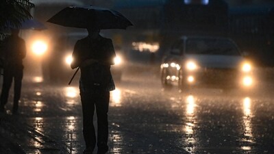 "The Southwest monsoon has further advanced into some more parts of Karnataka, some more parts of Konkan, remaining parts of Tamil Nadu, some more parts of Andhra Pradesh, some more parts of northwest Bay of Bengal today, most parts of Sub-HImalayan West Bengal and Sikkim and some parts of Bihar on the June 12," the met office bulletin said. (AFP) "The Southwest monsoon has further advanced into some more parts of Karnataka, some more parts of Konkan, remaining parts of Tamil Nadu, some more parts of Andhra Pradesh, some more parts of northwest Bay of Bengal today, most parts of Sub-HImalayan West Bengal and Sikkim and some parts of Bihar on the June 12," the met office bulletin said. (AFP)