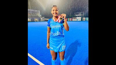 Lucknow’s Mumtaz Khan poses with her gold medal in Japan. (Sourced) Lucknow’s Mumtaz Khan poses with her gold medal in Japan. (Sourced)