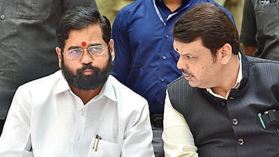 Mumbai, India - October 20, 2022: CM Eknath Shinde interacts with Dy. CM Devendra Fadnavis during the oath taking ceremony of Pollution-free Diwali along with students of various schools of Mumbai at Mantralaya, in Mumbai, India, on Thursday, October 20, 2022. (Photo by Anshuman Poyrekar/ Hindustan Times) (Anshuman Poyrekar/HT PHOTO) Mumbai, India - October 20, 2022: CM Eknath Shinde interacts with Dy. CM Devendra Fadnavis during the oath taking ceremony of Pollution-free Diwali along with students of various schools of Mumbai at Mantralaya, in Mumbai, India, on Thursday, October 20, 2022. (Photo by Anshuman Poyrekar/ Hindustan Times) (Anshuman Poyrekar/HT PHOTO)