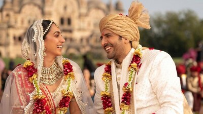 Kiara Advani and Kartik Aaryan play a married couple in Satya Prem Ki Katha. Kiara Advani and Kartik Aaryan play a married couple in Satya Prem Ki Katha.