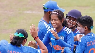 Shreyanka Patil celebrating with her teammates (Twitter/BCCI Women)